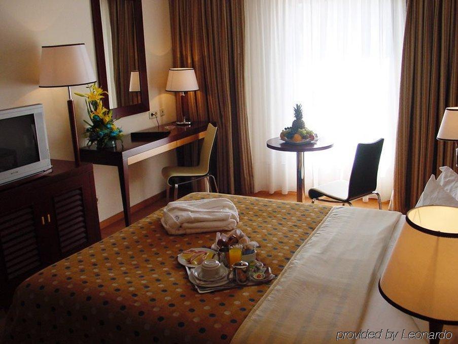 Vip Executive Santa Iria Hotel Санта-Ирия-ди-Азоя Экстерьер фото