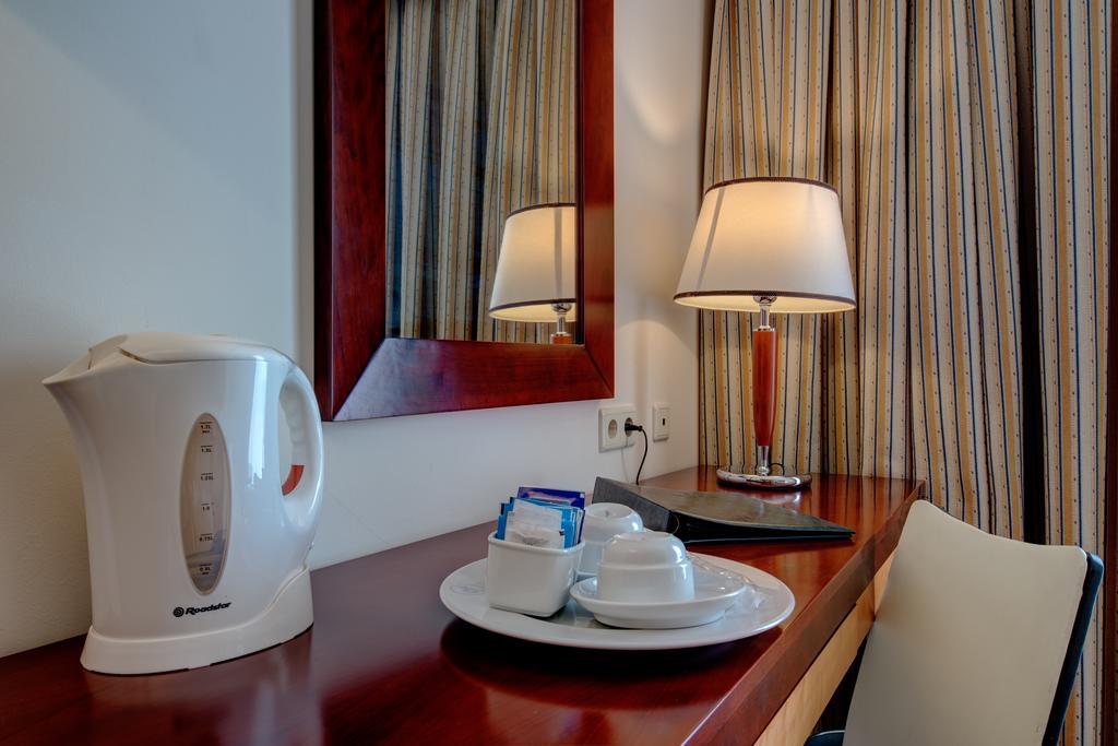 Vip Executive Santa Iria Hotel Санта-Ирия-ди-Азоя Экстерьер фото
