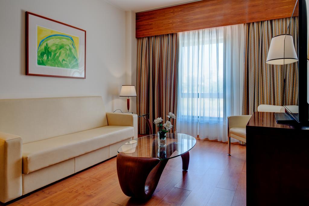 Vip Executive Santa Iria Hotel Санта-Ирия-ди-Азоя Экстерьер фото